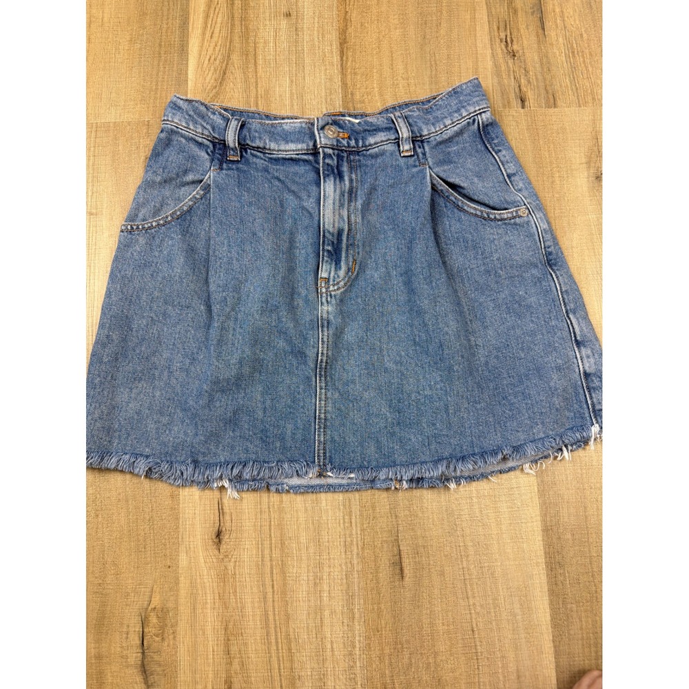 We The Free People Denim Mini Skirt Medium Wash Frayed Hem Pleated Blue Size 28